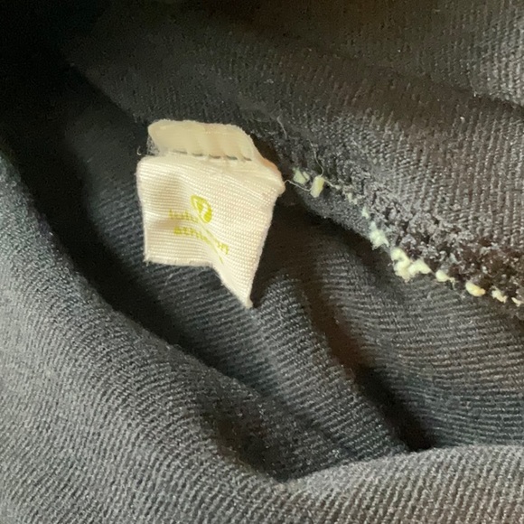 “LULULEMON”  Reversible Cropped Pants with Tri Colour Top Band/ Stripe. - Picture 11 of 13